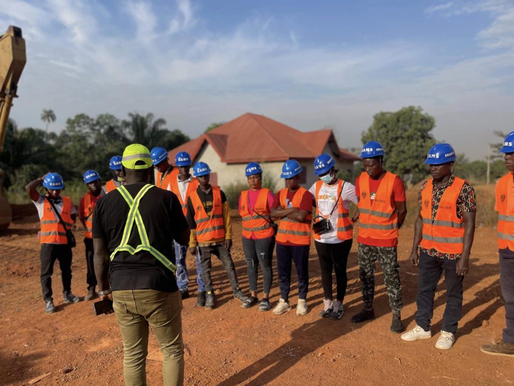 Formation sur les machines lourdes en Ouganda
