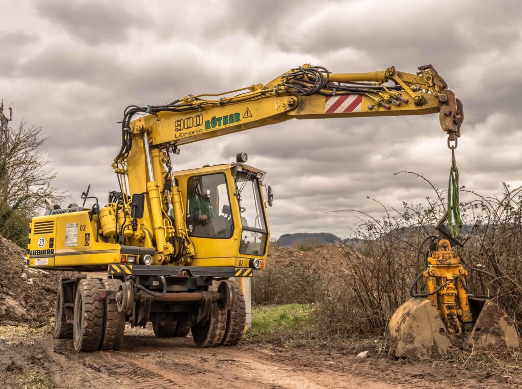 TOP 7 Mistakes Heavy Machinery Operators Must Avoid in 2026