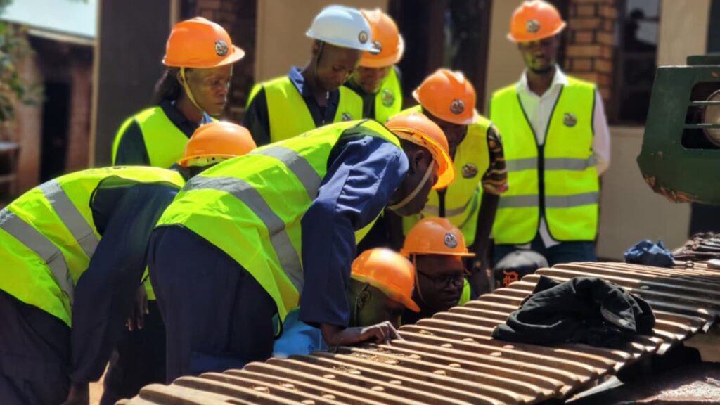 How Daily Machine Inspections Prevent Expensive Heavy Equipment Breakdowns
